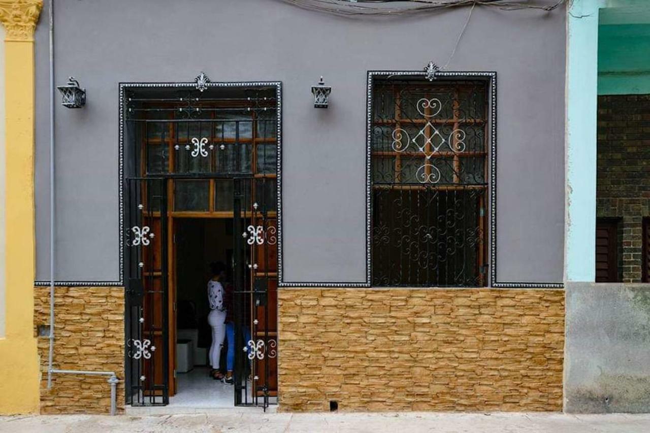 Hostal May Y Mely Hotel Havana Exterior photo